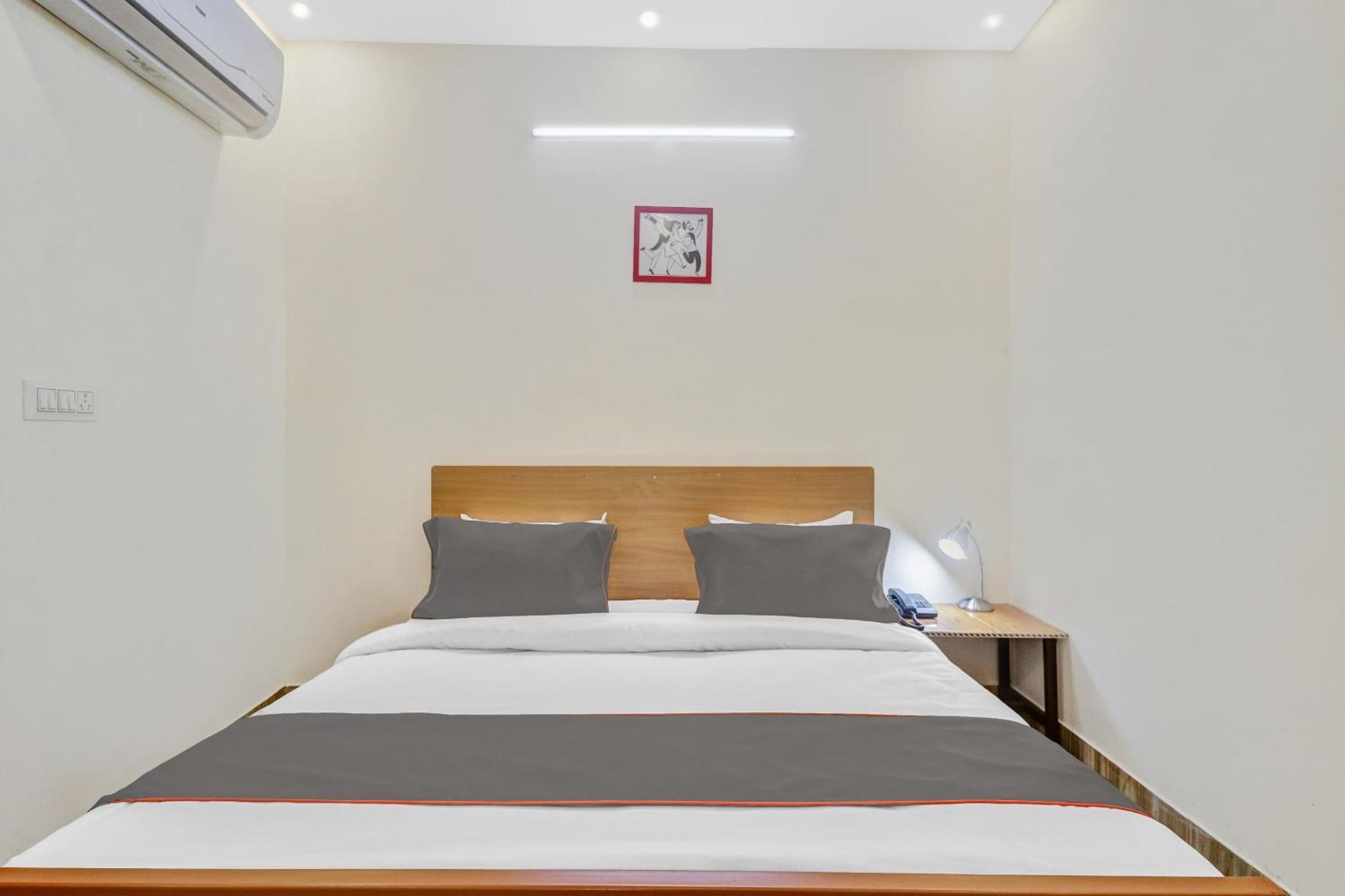 Super Capital O Moody Inn Delhi  Esterno foto