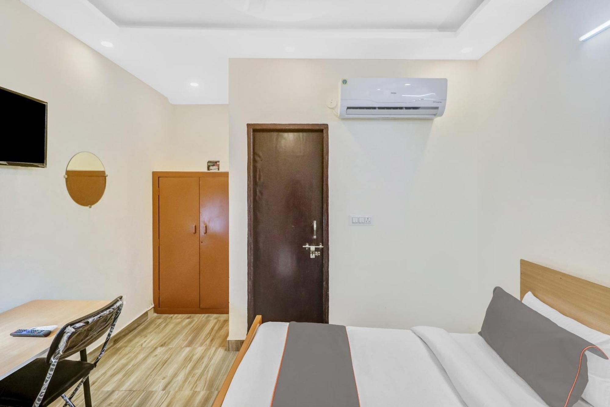 Super Capital O Moody Inn Delhi  Esterno foto