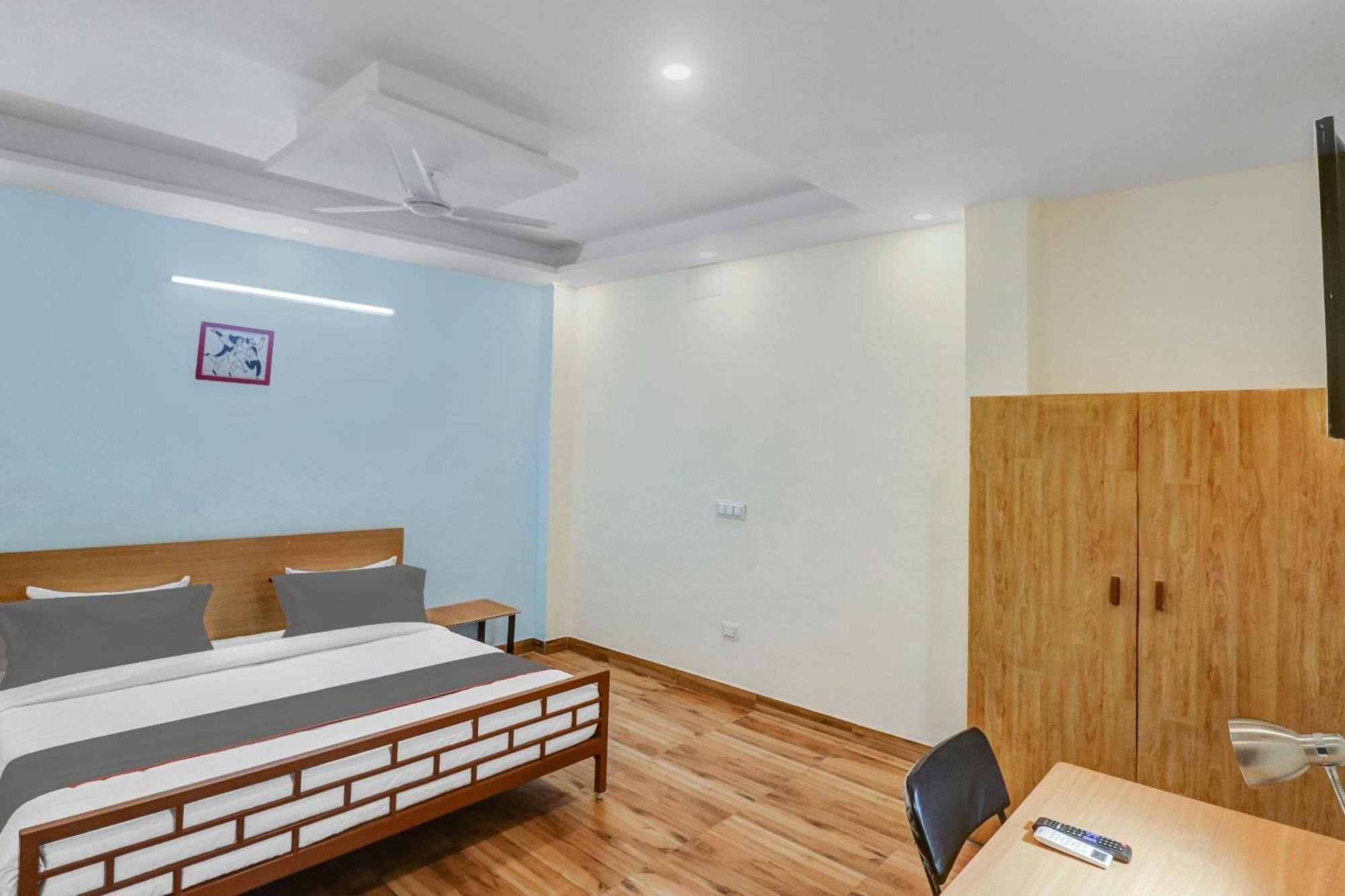 Super Capital O Moody Inn Delhi  Esterno foto