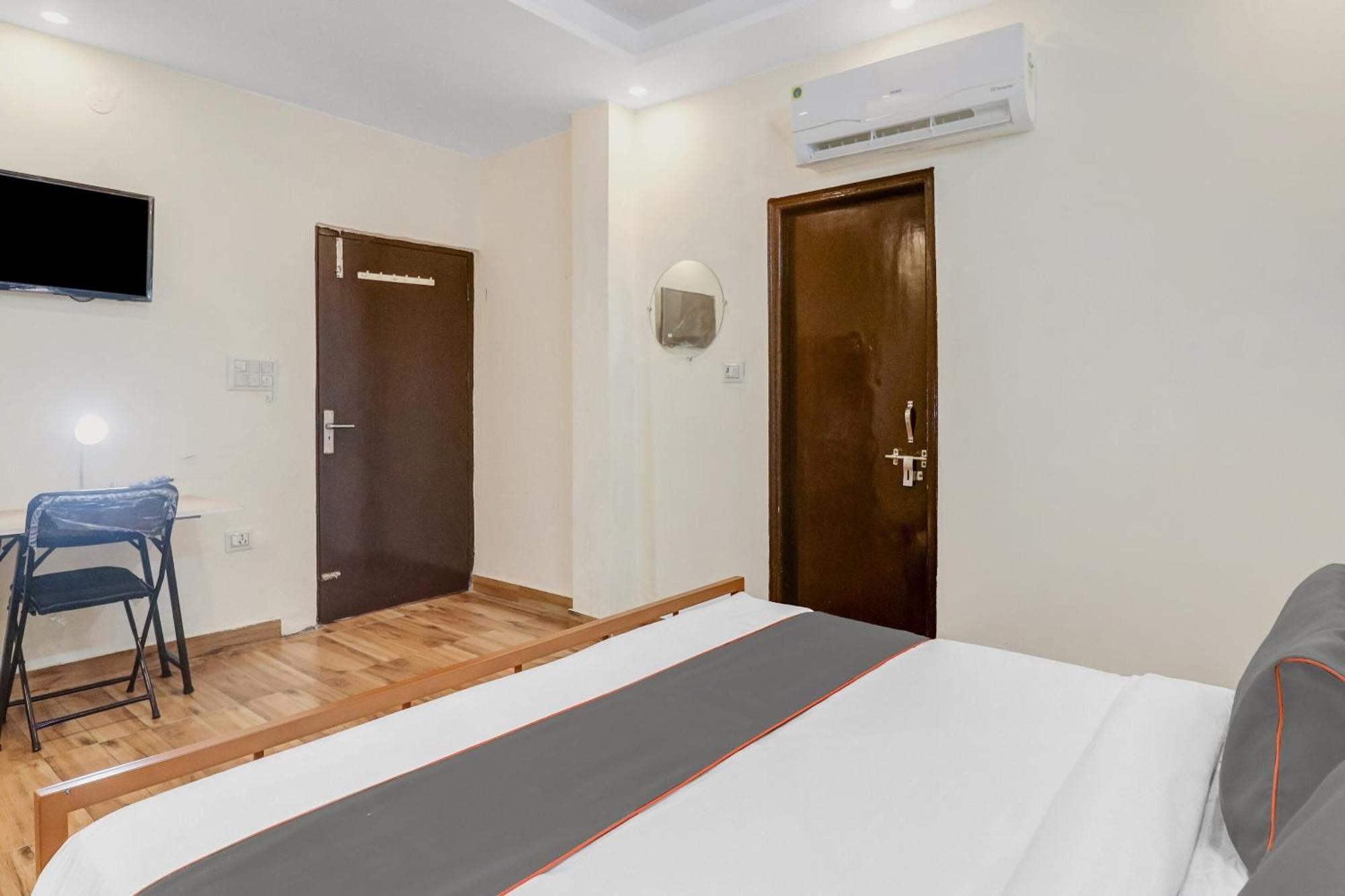 Super Capital O Moody Inn Delhi  Esterno foto